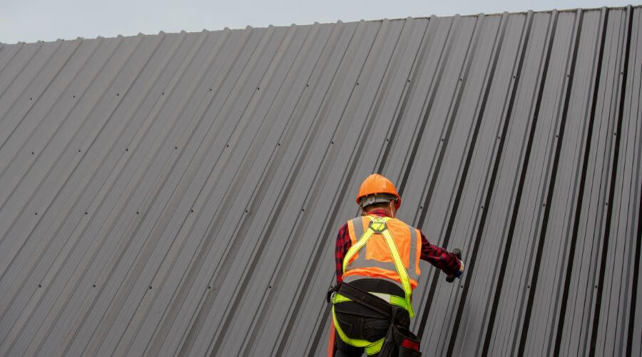 Professional metal roof installation services in Hanna City, IL